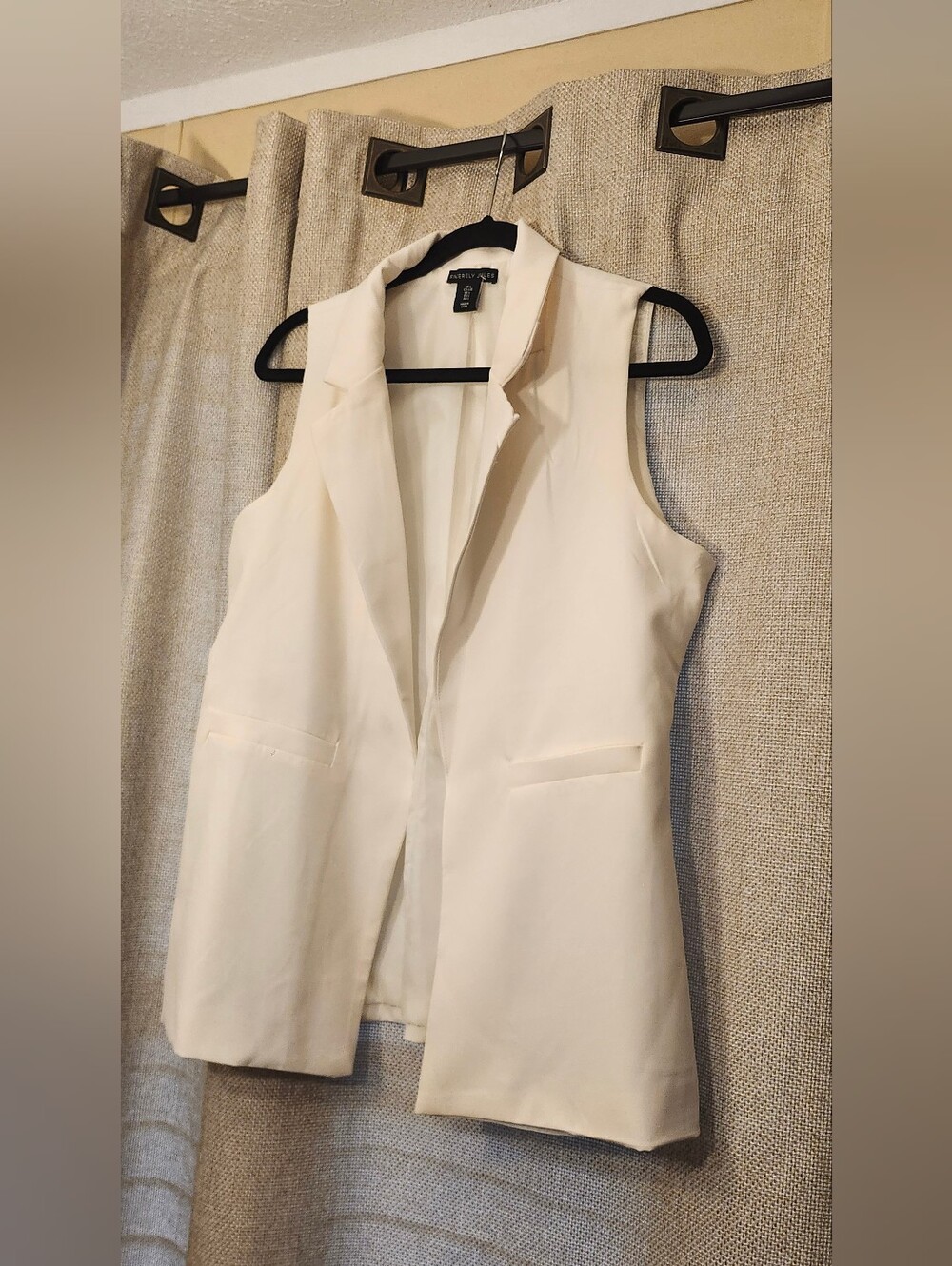 Sincerly Jules Cream Sleeveless Blazer Vest